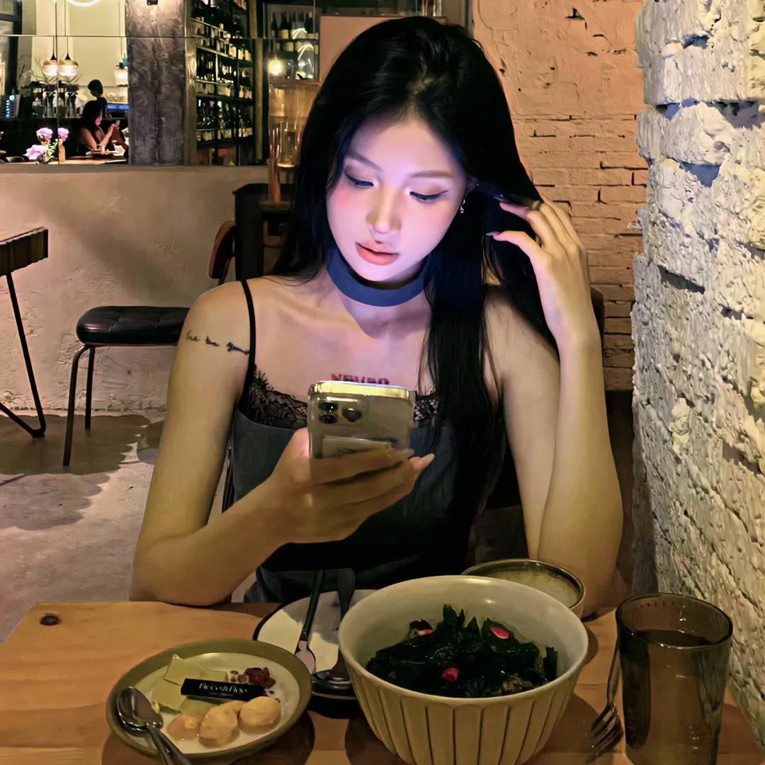 格莱普尼尔海报